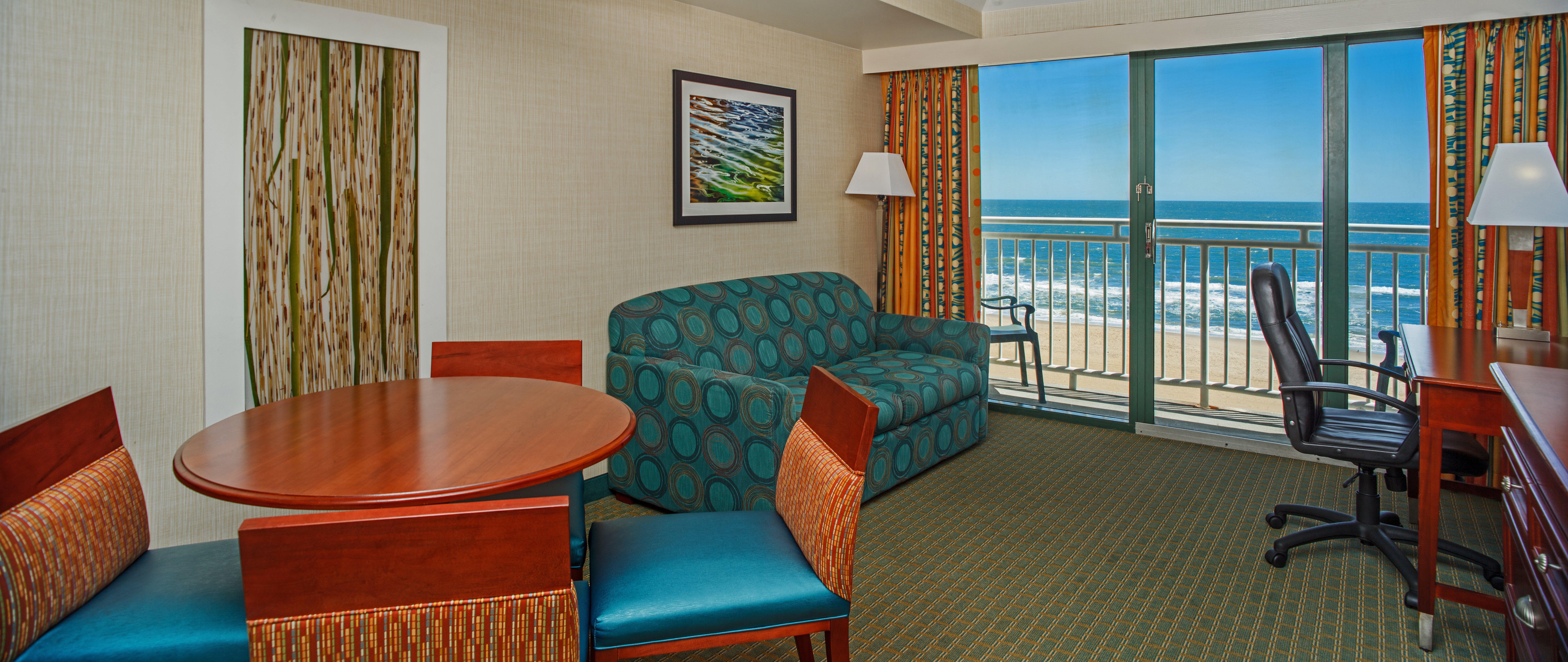 Holiday Inn Express Hotel & Suites Virginia Beach Oceanfront, An Ihg Hotel Exterior photo